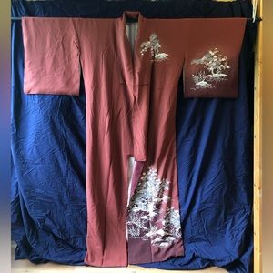 Elegant Burgundy Kimono with Floral Embroidery